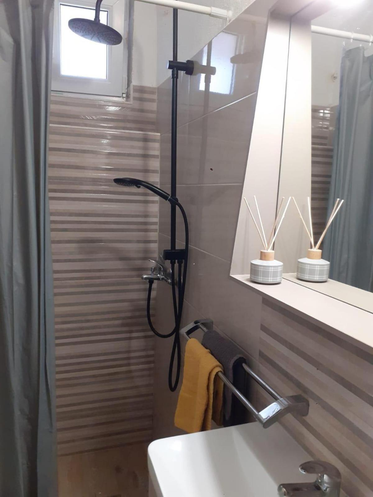Apartments By The Sea Brist, Makarska - 11039 Luaran gambar